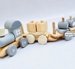 قطار اسباب بازی چوبی